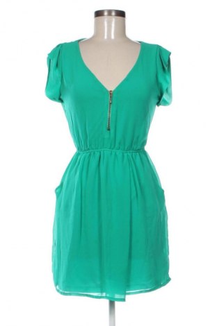 Φόρεμα Stradivarius, Μέγεθος M, Χρώμα Πράσινο, Τιμή 23,02 €
