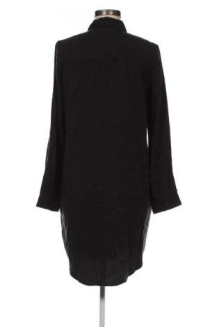 Рокля Vero Moda, Размер M, Цвят Черен, Цена 77,99 лв.
