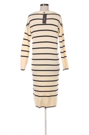 Рокля Vero Moda, Размер M, Цвят Многоцветен, Цена 77,99 лв.