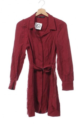 Рокля Zara, Размер XS, Цвят Червен, Цена 34,99 лв.