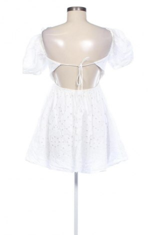 Rochie Zara, Mărime S, Culoare Alb, Preț 68,88 Lei