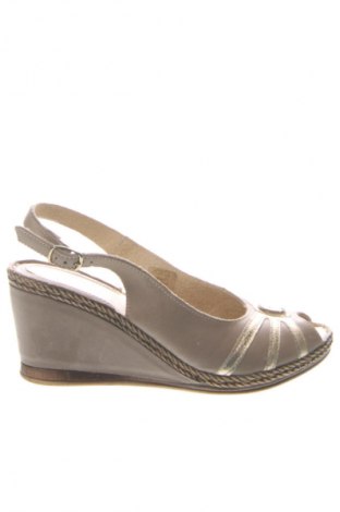 Sandale Papaya, Mărime 38, Culoare Bej, Preț 281,12 Lei
