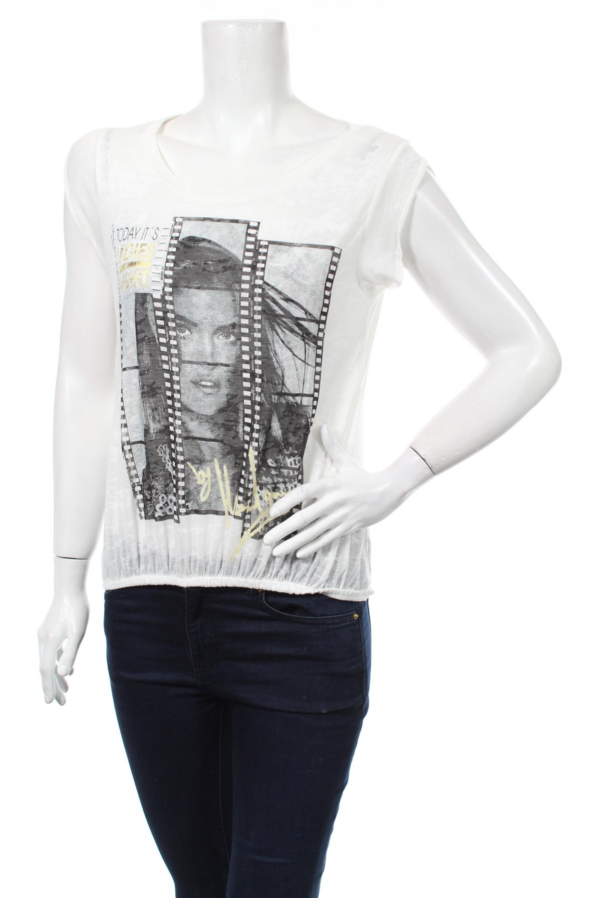 Дамска блуза Madonna, Размер M, Цвят Бял, Цена 18,00 лв.