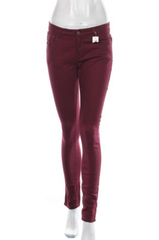 Damskie jeansy Perfect Jeans By Gina Tricot, Rozmiar M, Kolor Czerwony, 98% bawełna, 2% elastyna, Cena 44,78 zł