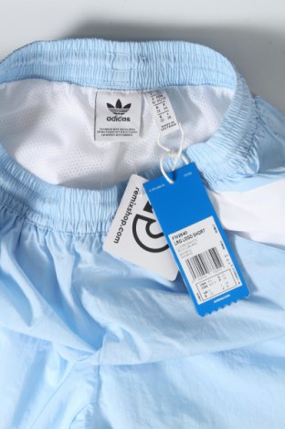 Дамски къс панталон Adidas Originals, Размер XXS, Цвят Син, Полиамид, Цена 51,75 лв.