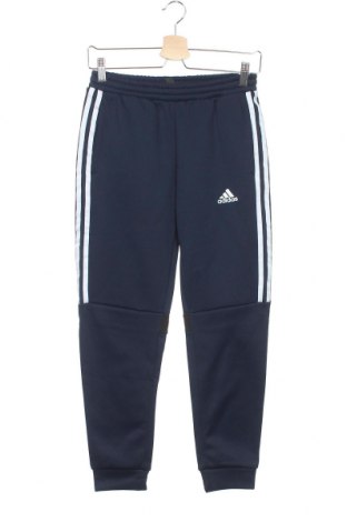 Детско спортно долнище Adidas, Размер 10-11y/ 146-152 см, Цвят Син, 77% памук, 23% полиестер, Цена 29,40 лв.