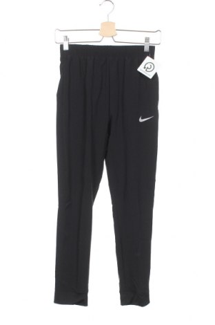 Kinder Sporthose Nike, Größe 11-12y/ 152-158 cm, Farbe Schwarz, 88% Polyester, 12% Elastan, Preis 28,04 €