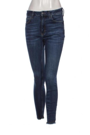 Дамски дънки Calvin Klein Jeans, Размер M, Цвят Син, Цена 59,00 лв.