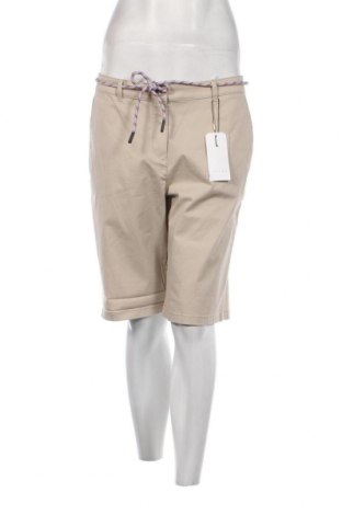 Дамски къс панталон Christian Berg, Размер M, Цвят Бежов, Цена 40,80 лв.