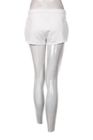 Дамски къс панталон Fb Sister, Размер M, Цвят Бял, Цена 23,75 лв.