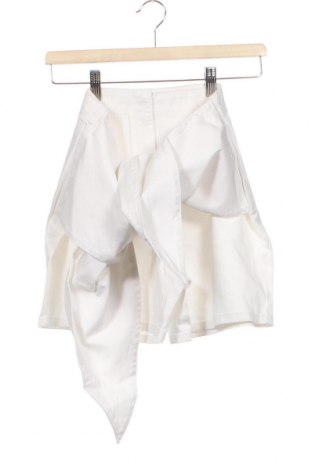 Дамски къс панталон NA-KD, Размер XS, Цвят Бял, Цена 80,91 лв.