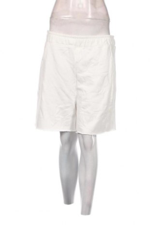 Γυναικείο κοντό παντελόνι RAERE by Lorena Rae, Μέγεθος L, Χρώμα Λευκό, Τιμή 19,56 €