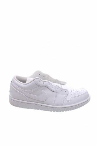 Мъжки обувки Air Jordan Nike, Размер 43, Цвят Бял, Цена 106,00 лв.