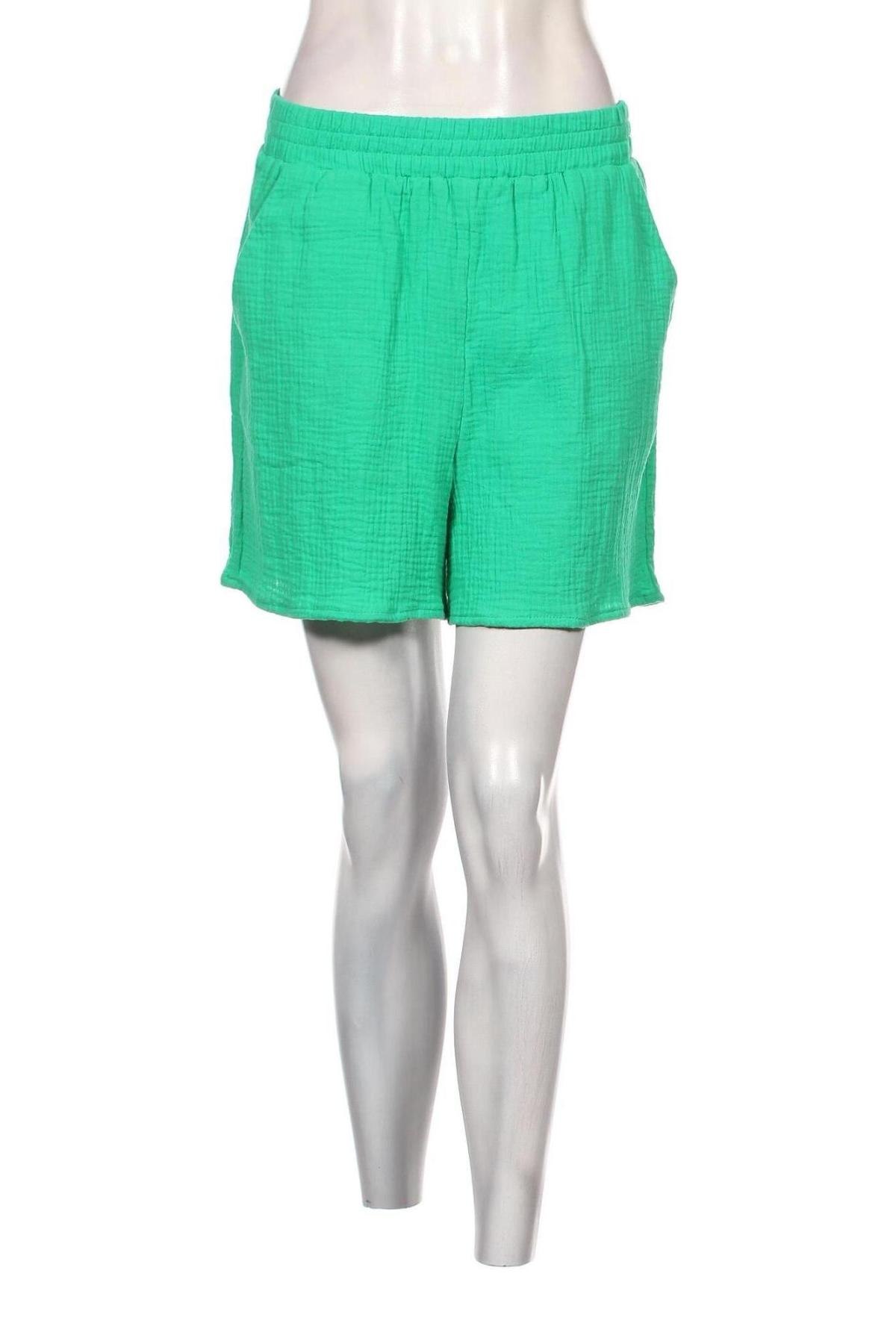 Дамски къс панталон Review, Размер M, Цвят Зелен, Цена 39,15 лв.