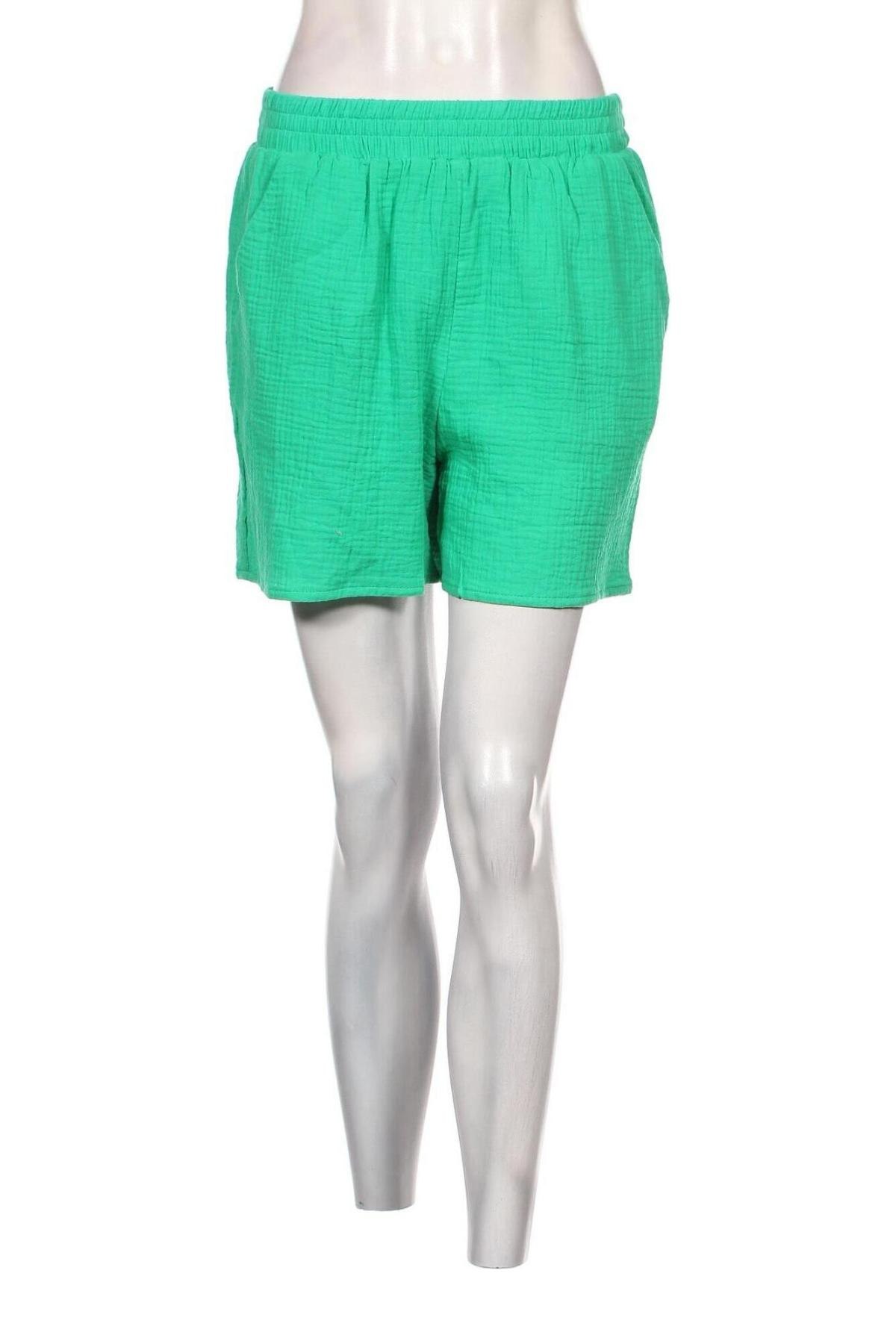 Дамски къс панталон Review, Размер L, Цвят Зелен, Цена 39,15 лв.