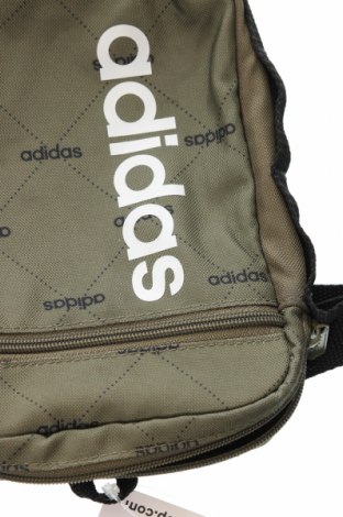 Чанта Adidas, Цвят Зелен, Цена 20,00 лв.