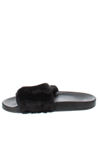 Pantofle, Velikost 40, Barva Černá, Cena  899,00 Kč