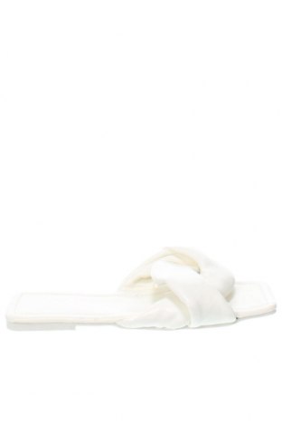 Hausschuhe Boohoo, Größe 37, Farbe Weiß, Preis 17,58 €