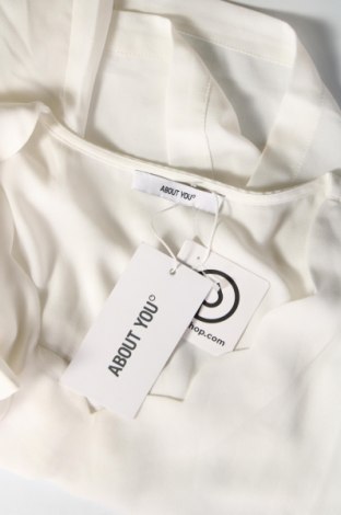 Γυναικεία μπλούζα About You, Μέγεθος M, Χρώμα Λευκό, Τιμή 23,71 €