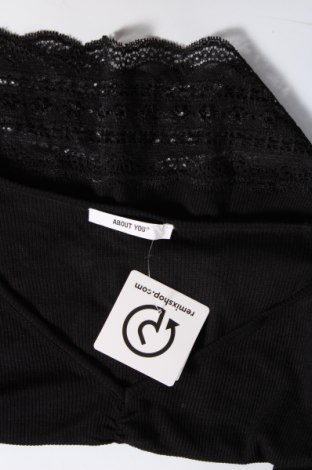 Γυναικεία μπλούζα About You, Μέγεθος S, Χρώμα Μαύρο, Τιμή 8,30 €