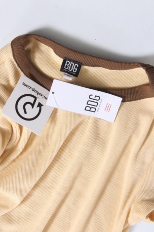 Γυναικεία μπλούζα BDG, Μέγεθος M, Χρώμα  Μπέζ, Τιμή 5,95 €