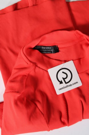 Дамска блуза Bershka, Размер S, Цвят Червен, Цена 8,55 лв.