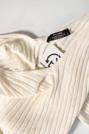 Дамска блуза Bershka, Размер M, Цвят Бял, Цена 9,38 лв.