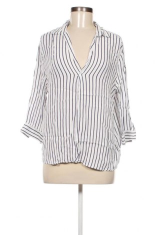 Damen Shirt Bershka, Größe M, Farbe Weiß, Preis 6,00 €