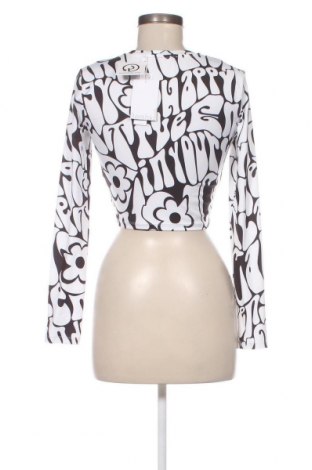 Damen Shirt Bershka, Größe M, Farbe Weiß, Preis 13,19 €