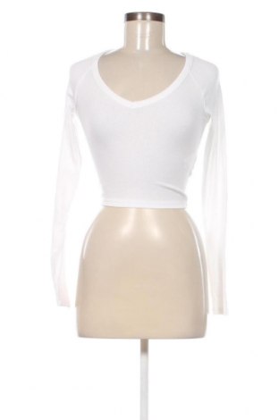 Дамска блуза Bershka, Размер S, Цвят Бял, Цена 15,50 лв.