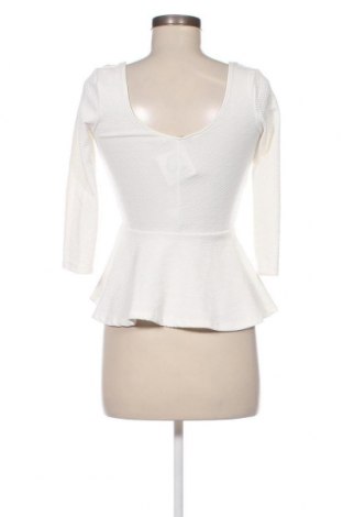 Damen Shirt Bershka, Größe M, Farbe Weiß, Preis 4,99 €