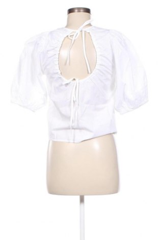 Дамска блуза Gina Tricot, Размер XXS, Цвят Бял, Цена 46,00 лв.