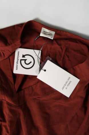 Дамска блуза Jacqueline De Yong, Размер S, Цвят Кафяв, Цена 8,37 лв.