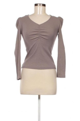 Дамска блуза Karol, Размер M, Цвят Сив, Цена 3,99 лв.