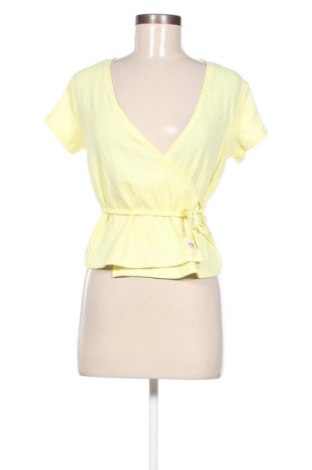 Дамска блуза Levi's, Размер S, Цвят Жълт, Цена 64,80 лв.