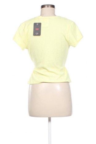 Дамска блуза Levi's, Размер S, Цвят Жълт, Цена 48,60 лв.
