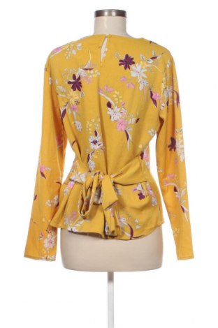Дамска блуза Pieces, Размер M, Цвят Жълт, Цена 4,80 лв.