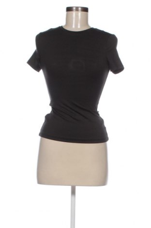 Γυναικεία μπλούζα Weekday, Μέγεθος XS, Χρώμα Μαύρο, Τιμή 9,28 €