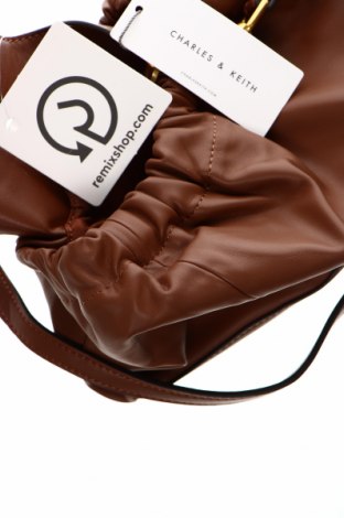 Γυναικεία τσάντα Charles & Keith, Χρώμα Καφέ, Τιμή 54,65 €