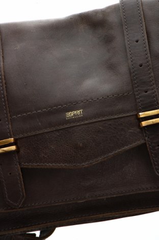Дамска чанта Esprit, Цвят Кафяв, Цена 55,00 лв.