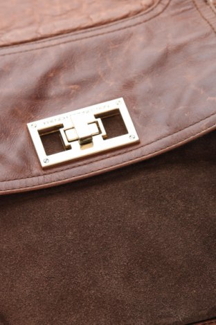 Дамска чанта French Connection, Цвят Кафяв, Цена 78,75 лв.