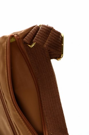 Дамска чанта Longchamp, Цвят Бежов, Цена 188,00 лв.