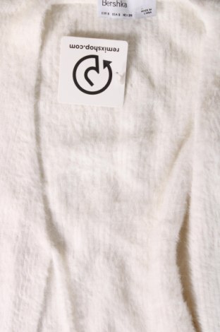 Damen Strickjacke Bershka, Größe S, Farbe Weiß, Preis 6,71 €