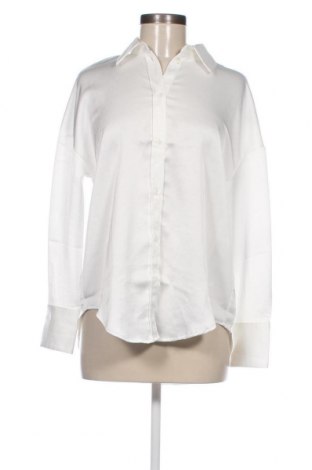 Дамска риза ONLY, Размер XS, Цвят Бял, Цена 46,00 лв.