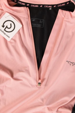 Dámské tričko 4F, Velikost M, Barva Růžová, Cena  522,00 Kč