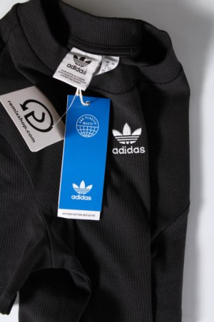 Damski T-shirt Adidas Originals, Rozmiar M, Kolor Czarny, Cena 148,73 zł