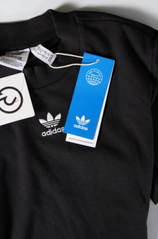 Damski T-shirt Adidas Originals, Rozmiar S, Kolor Czarny, Cena 148,73 zł