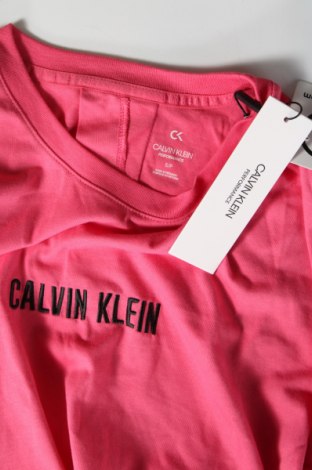 Дамска тениска Calvin Klein, Размер S, Цвят Розов, Цена 77,00 лв.
