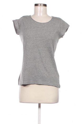 Γυναικείο t-shirt Fb Sister, Μέγεθος M, Χρώμα Γκρί, Τιμή 6,67 €