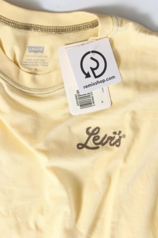 Дамска тениска Levi's, Размер M, Цвят Жълт, Цена 37,20 лв.